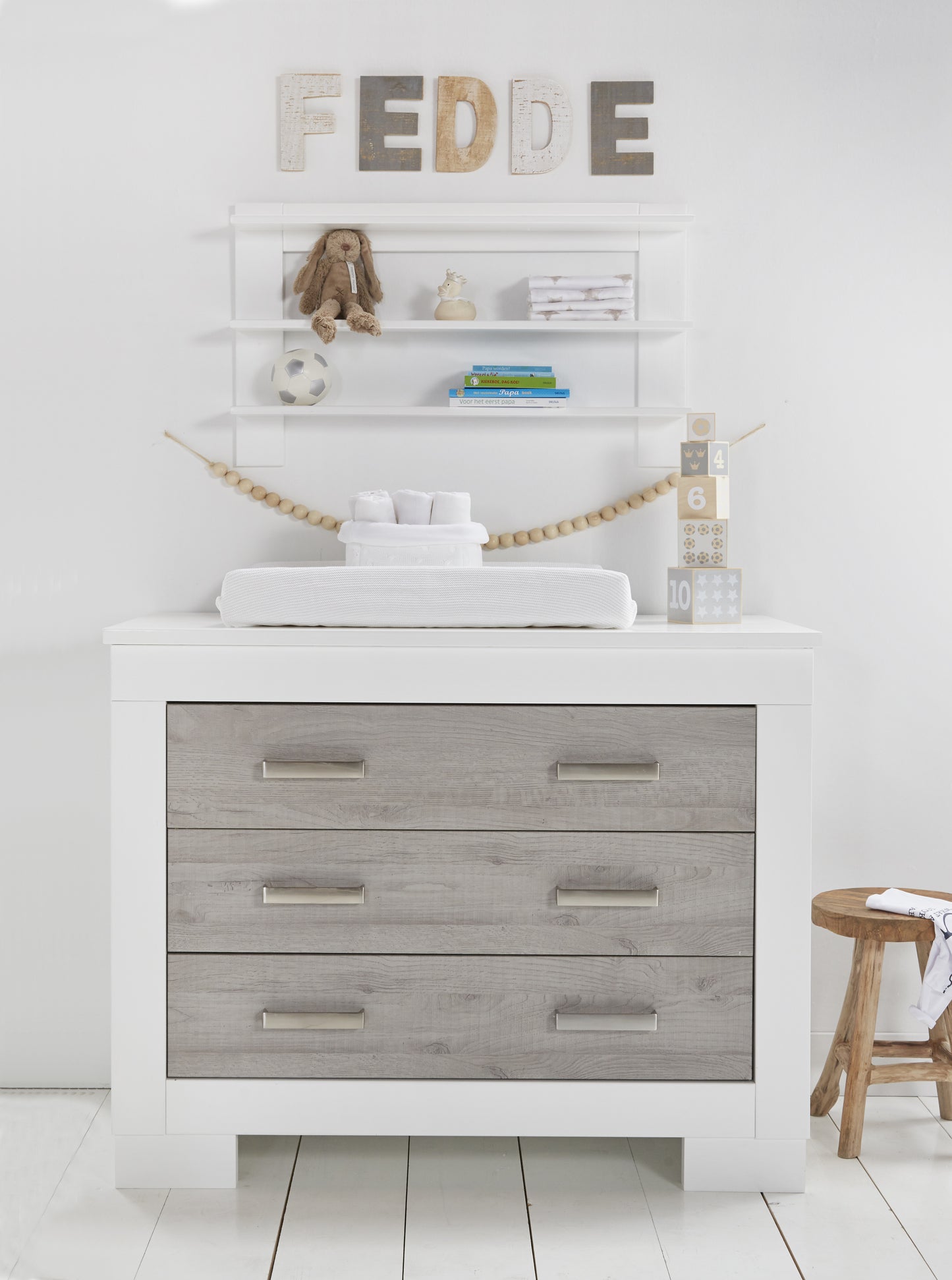 Lucca Chest – White & Ash